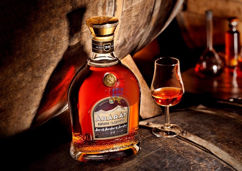 Brandy ARARAT 20 let 700ml